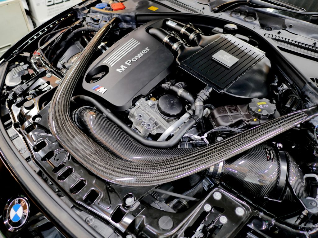 F82 M4 Competition
S55 エンジンルーム
EVENTURI
Studie インタークーラー