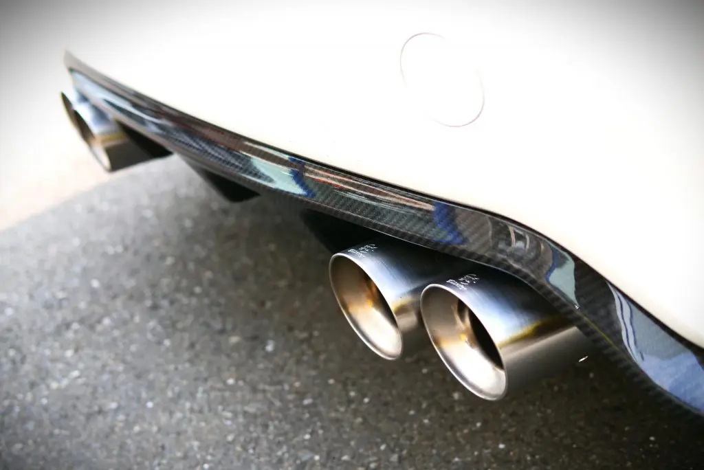巷で噂のNEWアイテム！ 3D Design製エキゾーストシステム付きBMW