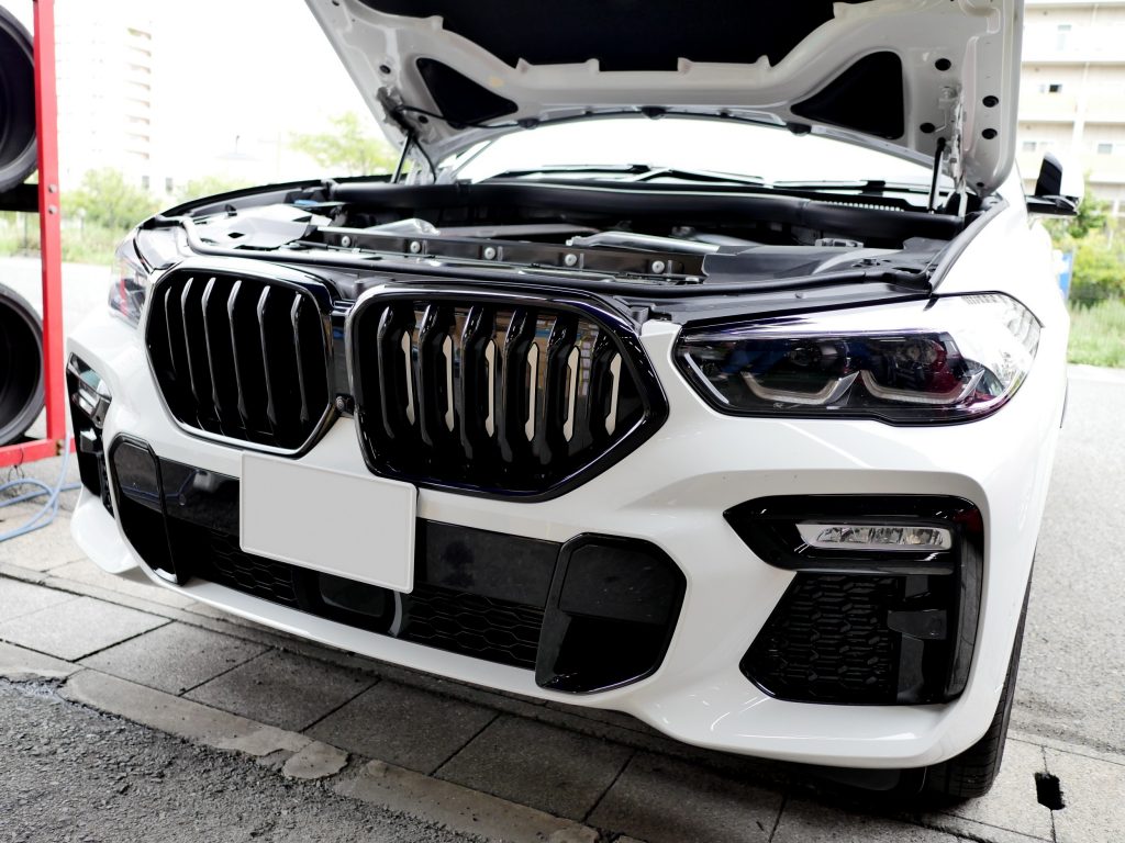 BMWの象徴！G06X6のキドニーグリルを定番なBLACK化でモアスポーティー 