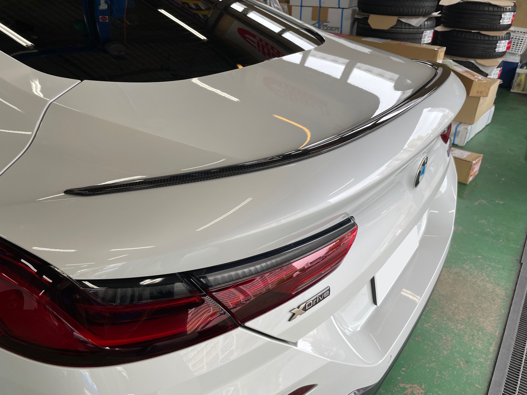 G15_M850iX_carbon-spoiler_05.jpg