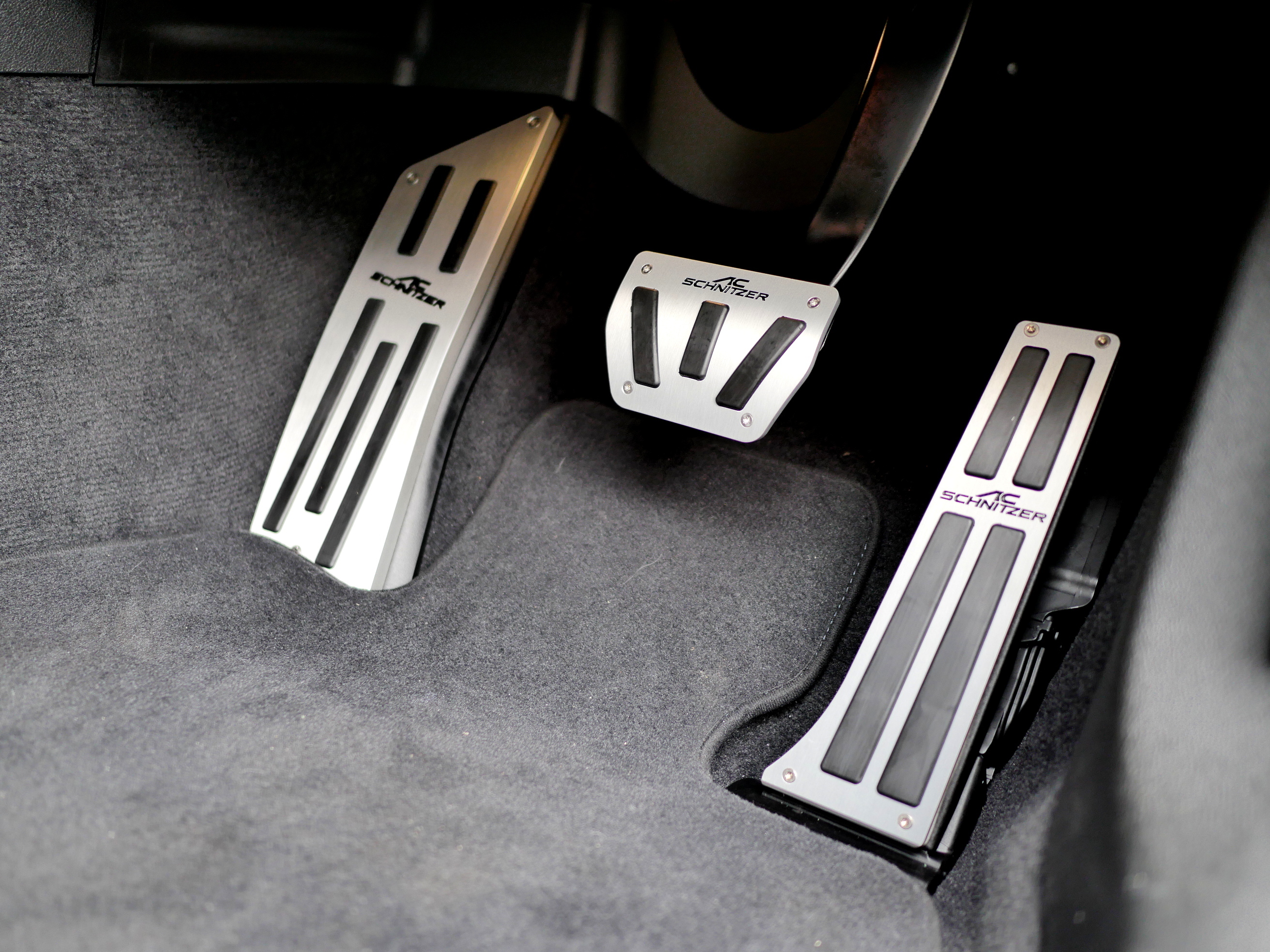 G20-M340-AC-SCHNITZER-PEDAL-2.jpg
