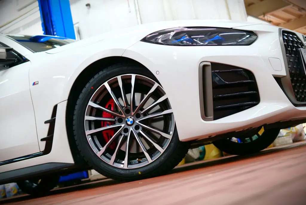 2025年始動！BMWにも冬は必需品！スタッドレスタイヤの出番はまだまだ 