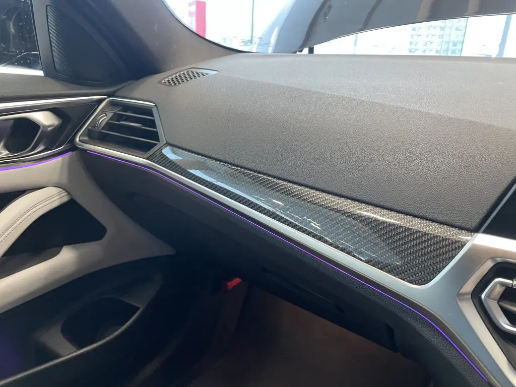 ここだけどうしてでしょうw？BMW G系M3 M4にカーボンインテリアトリム