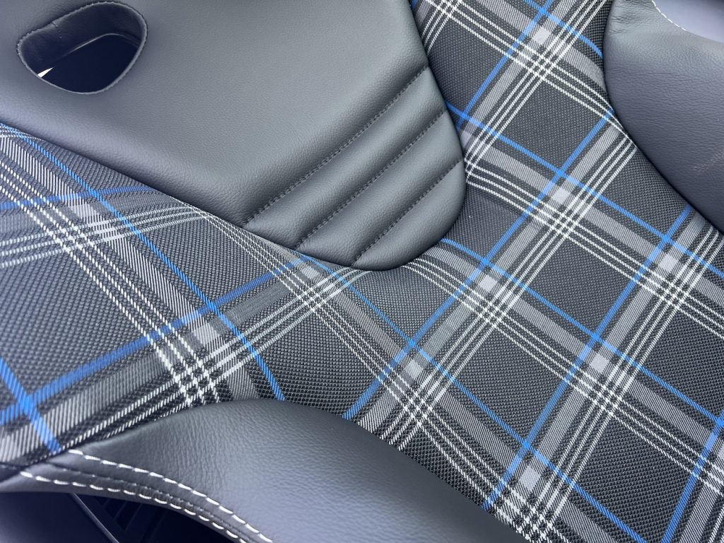 bmw_studie_recaro_newing_
