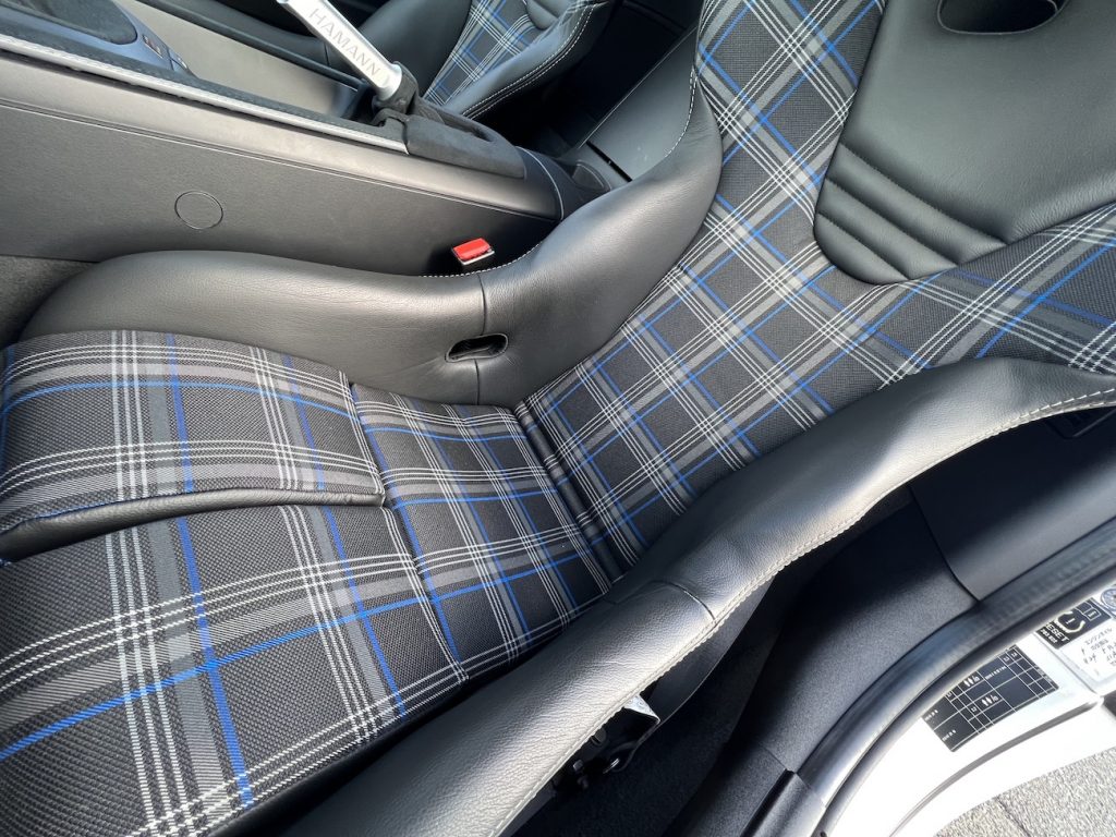 bmw_studie_recaro_newing_
