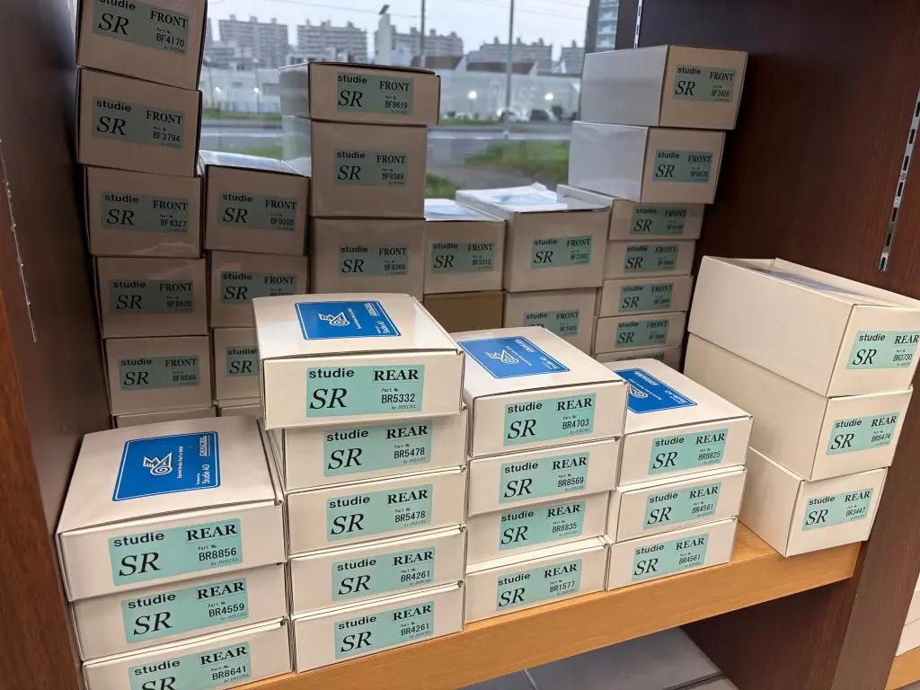 ダブルＢ　まとめ売り　おまけつき DIXCEL x Studie AGコラボ SR4低ダストブレーキパッド | Studie