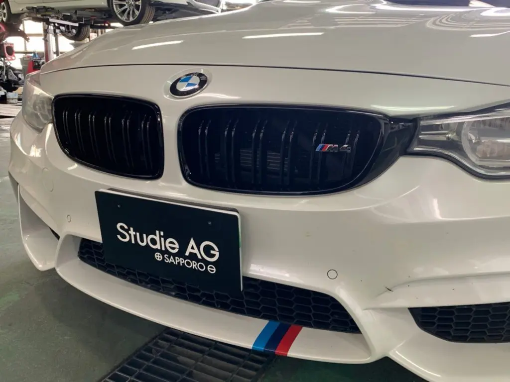 あの BMW！ F82 M4 6MTへ 最高級品質の M performance parts フロント