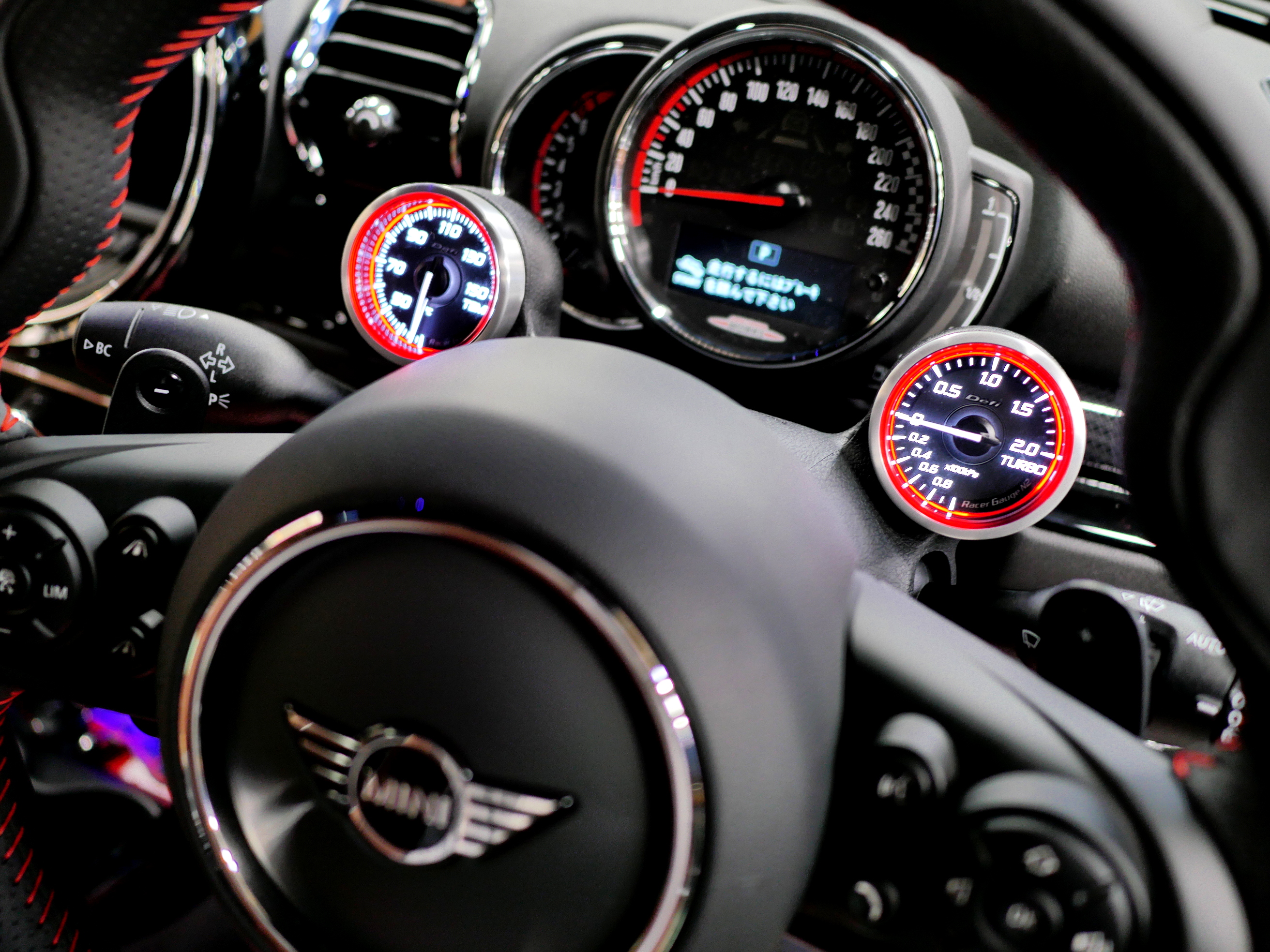 306PSエンジンを搭載した最新・最強のMINI F54 JCW Lciに追加メーター