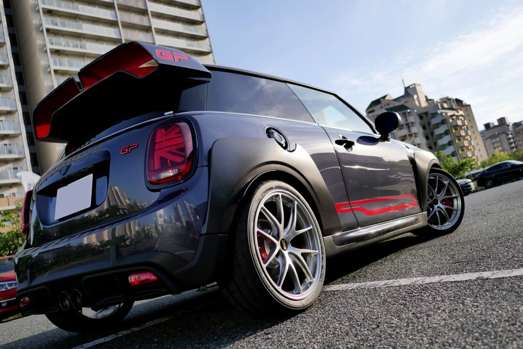 MINI F56 JCW GP3にBBS RI-Aの18インチ
カラーはDSダイヤモンドシルバー