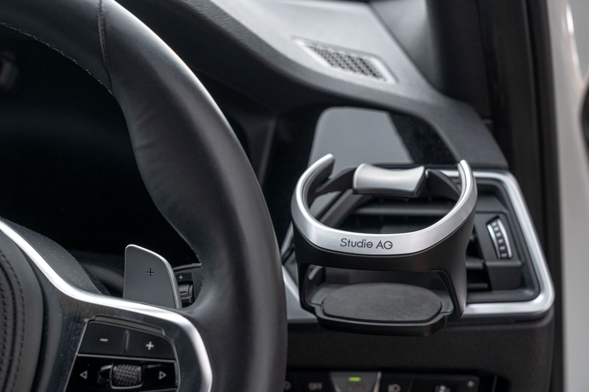 売れてます！BMW専用設計のStudie AGオリジナルカップホルダー 