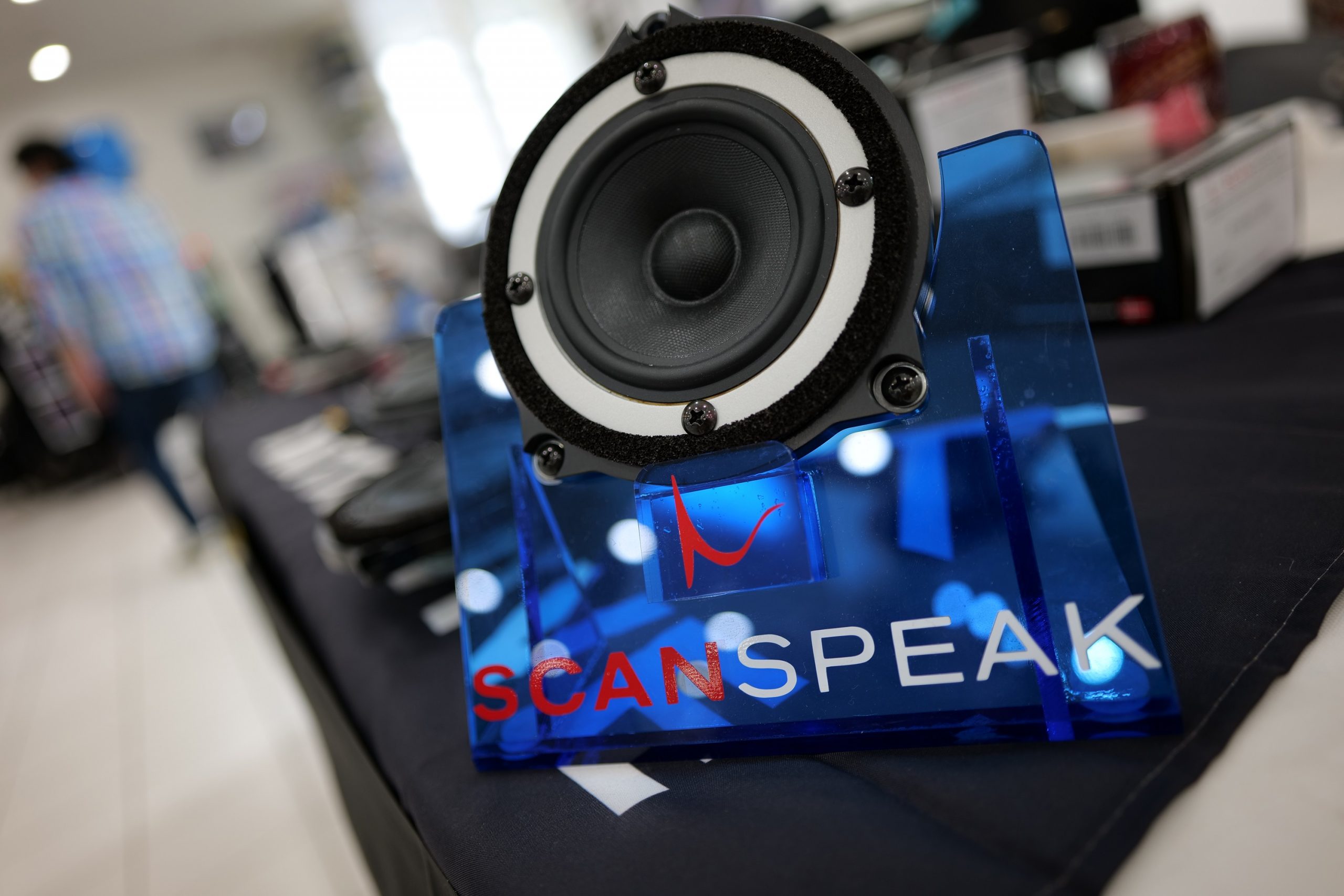 BMWのオーディオチューニング！SSSスピーカーがお得です