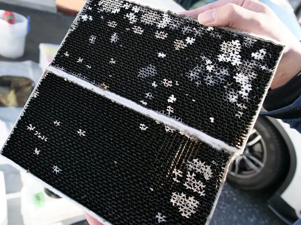 実は冬にカビが多く飛散！BMWのエアコンの汚れや臭いを除去！ | Studie