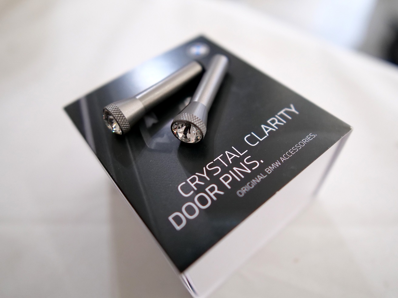 スワロフスキー入りのドアピン!BMW Crystal Clarity Door pins スワロフスキー入りのドアピン!BMW Crystal Clarity Door pins