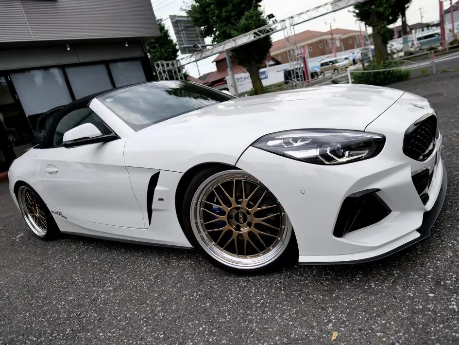 東京店 Oさん】日×独×英パーツで造られたBMW G29/Z4 | Studie[スタディ]