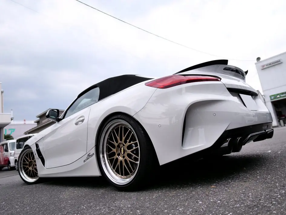 東京店 Oさん】日×独×英パーツで造られたBMW G29/Z4 | Studie