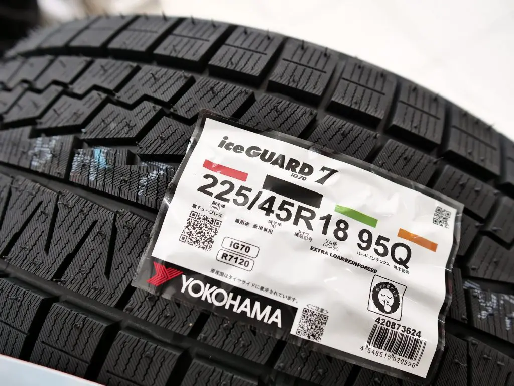 お早めにBMWの冬支度を！各メーカー色々と取り扱っています^_ 