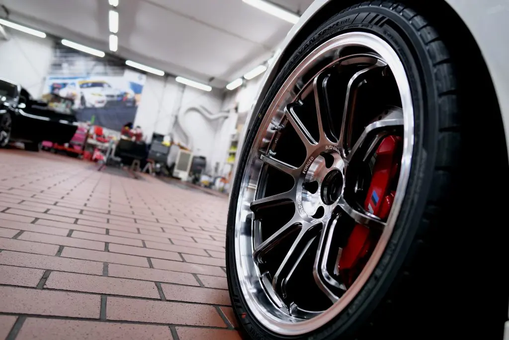 センサー付 鍛造 G82 M4  純正 20インチ ホイール タイヤ4本 BMW G82/M4 CompetitionにADVAN RZ-DF2ホイールをインストール