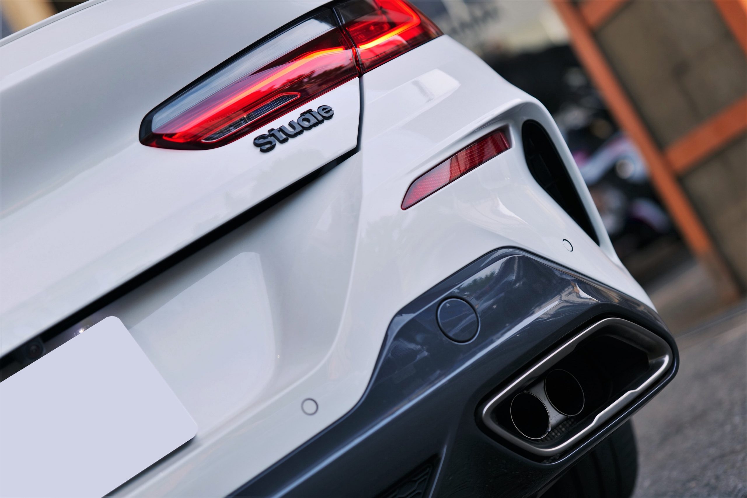 大人しすぎる？BMW V8エンジンに強さを与えるエキゾースト、REMUS