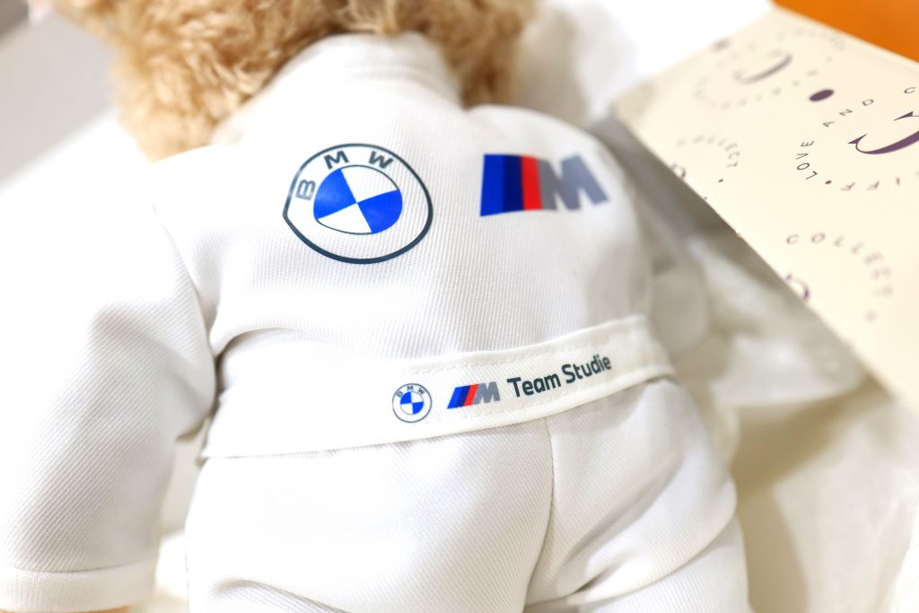 コレクター垂涎の品！BMWとSteiffとスタディの夢のコラボ