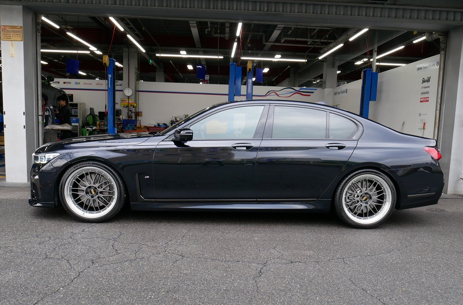 BMW 7シリーズ(G11)にもBBS 鍛造ホイール「LM」は良く似合う
