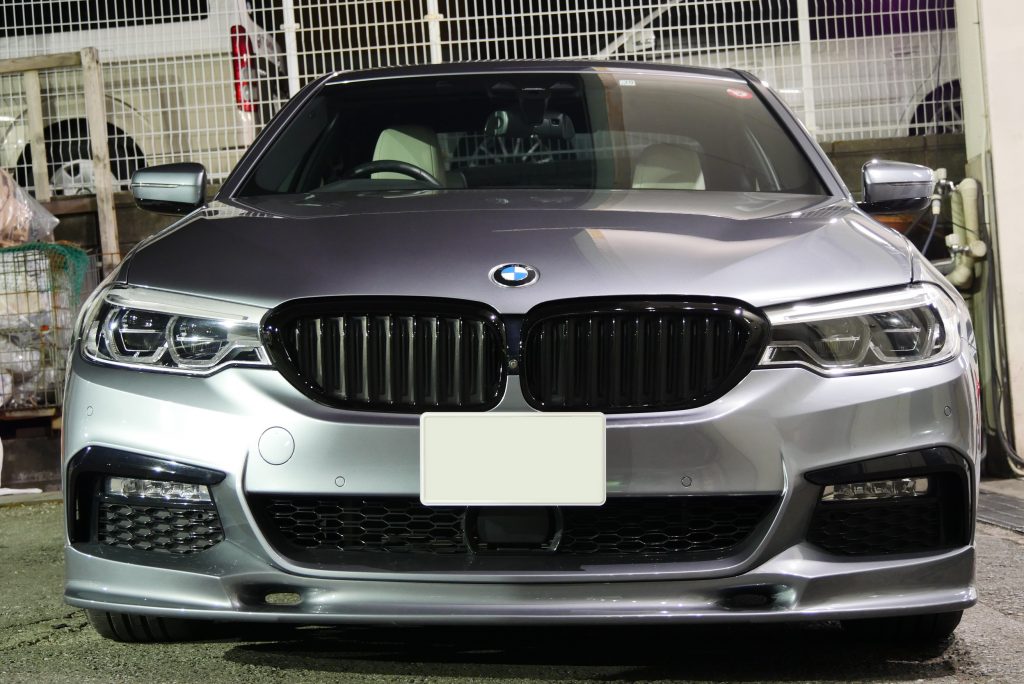 BMW G30 5シリーズのフロントリップは選べる3D デザインで！ | Studie 