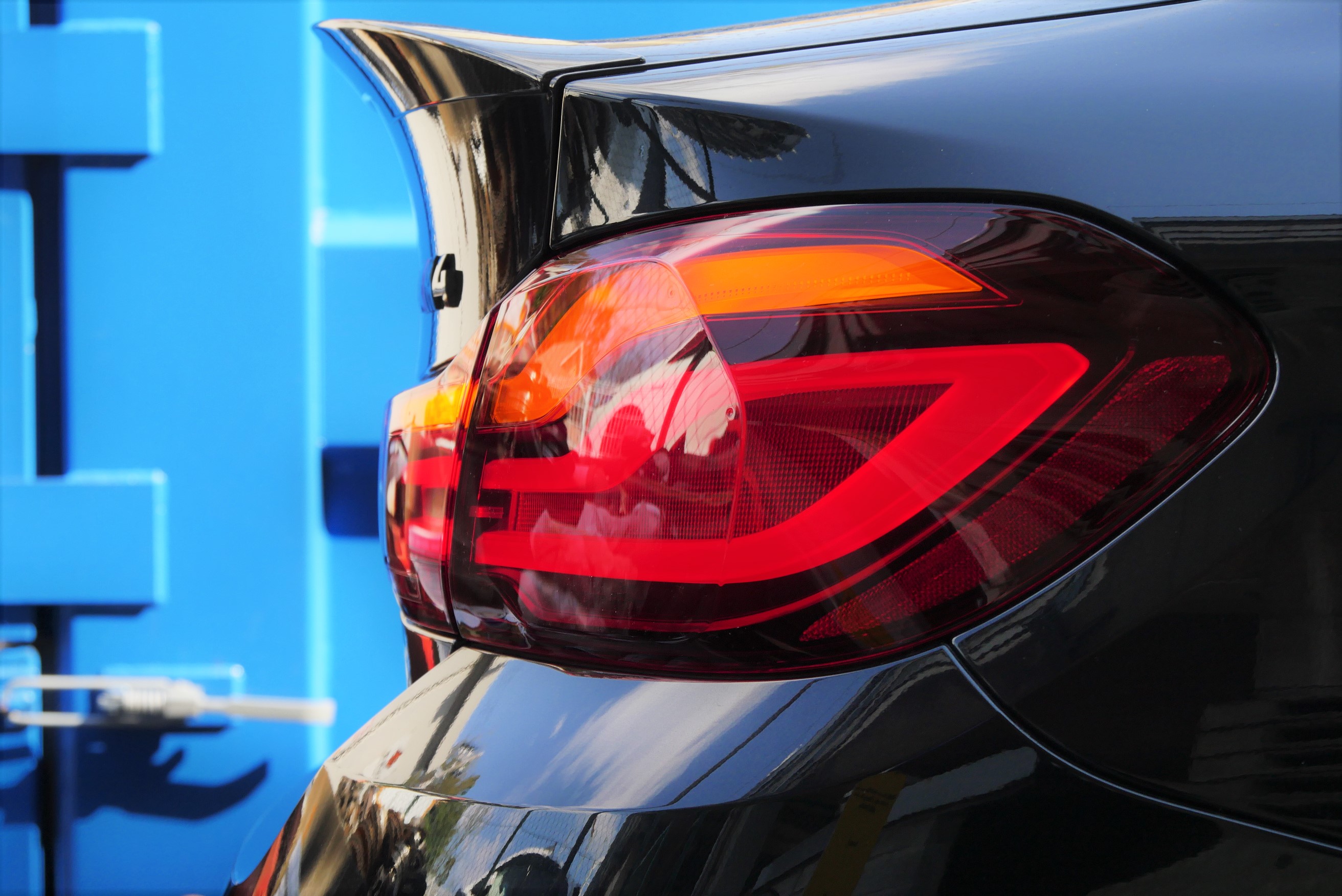 まるで買い換えた気分！BMW後期テールランプ交換！ | Studie[スタディ]