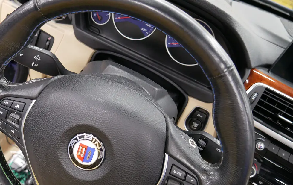 BMWのレーダー探知機取付はスタディへ♪今日はユピテルZK3000を