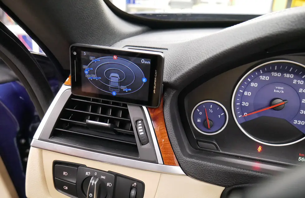 BMWのレーダー探知機取付はスタディへ♪今日はユピテルZK3000を