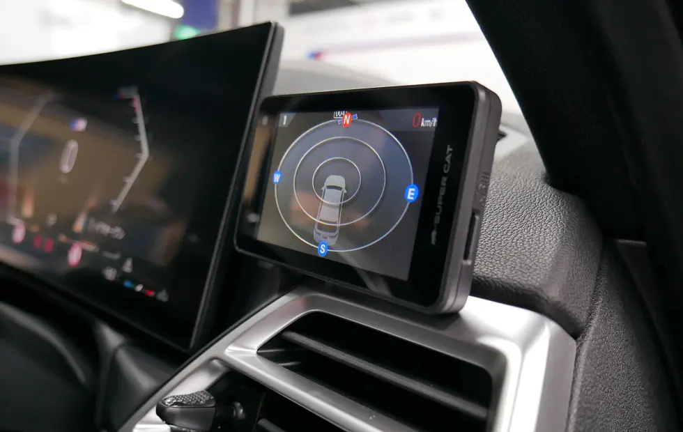 BMW＆MINIにスマートに取付けします！レーダー・レーザー探知機