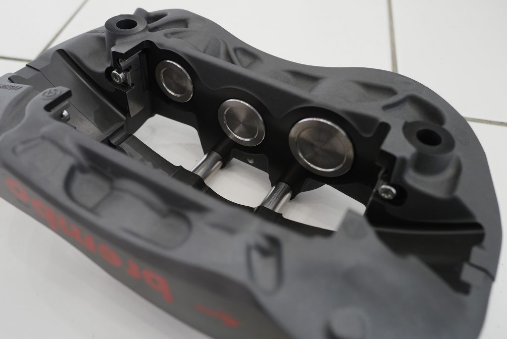 brembo PISTA
Studie AG