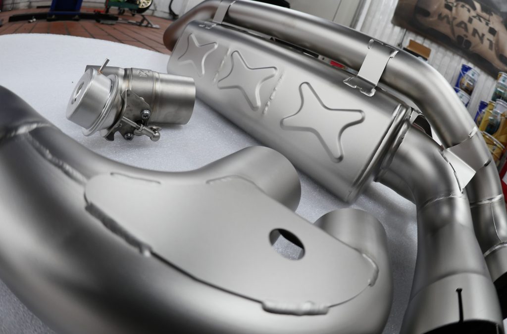 akrapovic
Studie AG