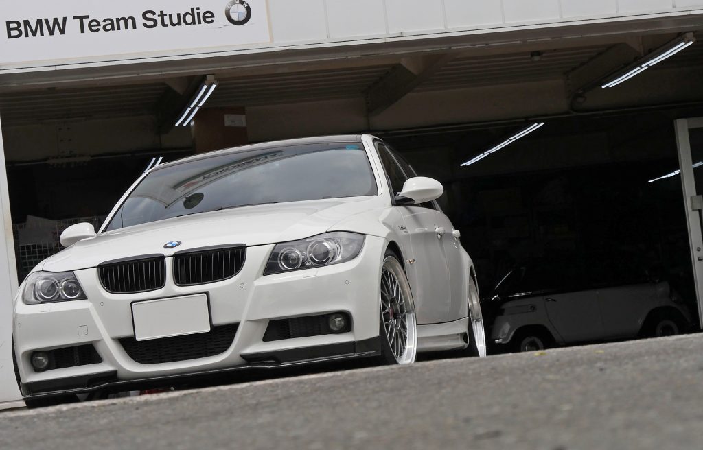 BMW E90 335i
Studie AG