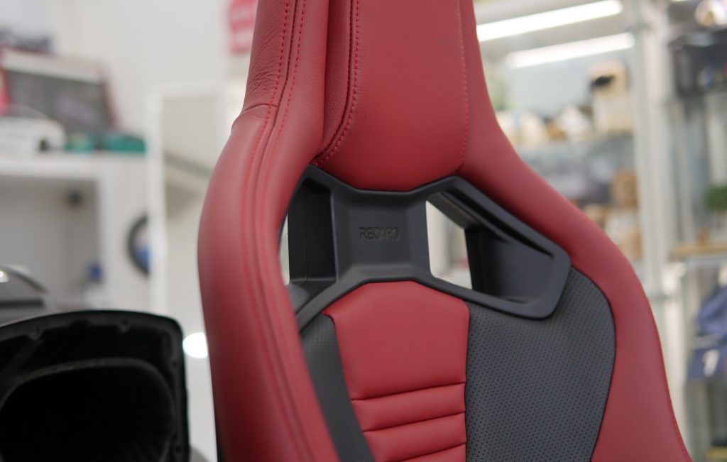 Studie AG
RECARO