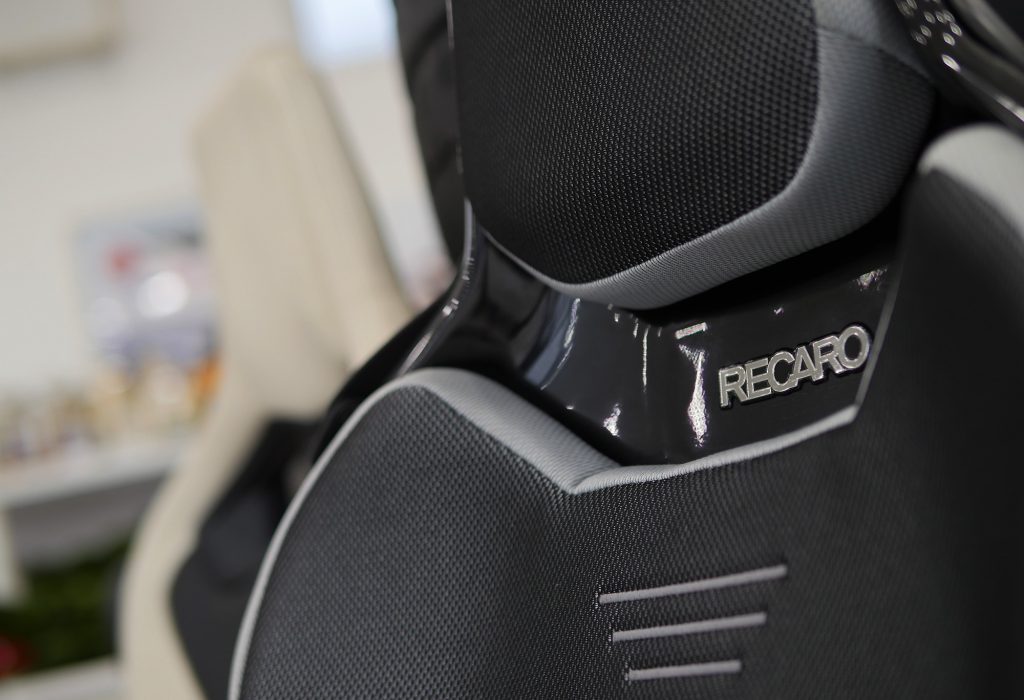 Studie AG
RECARO