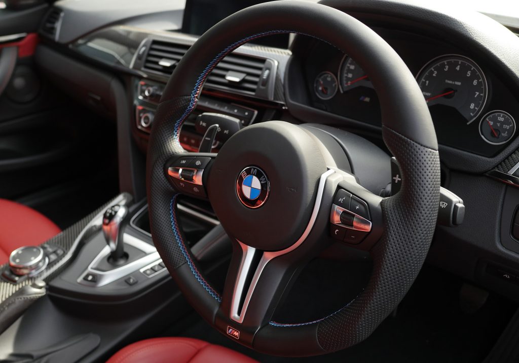 BMW買うならStudie Car Salesで!