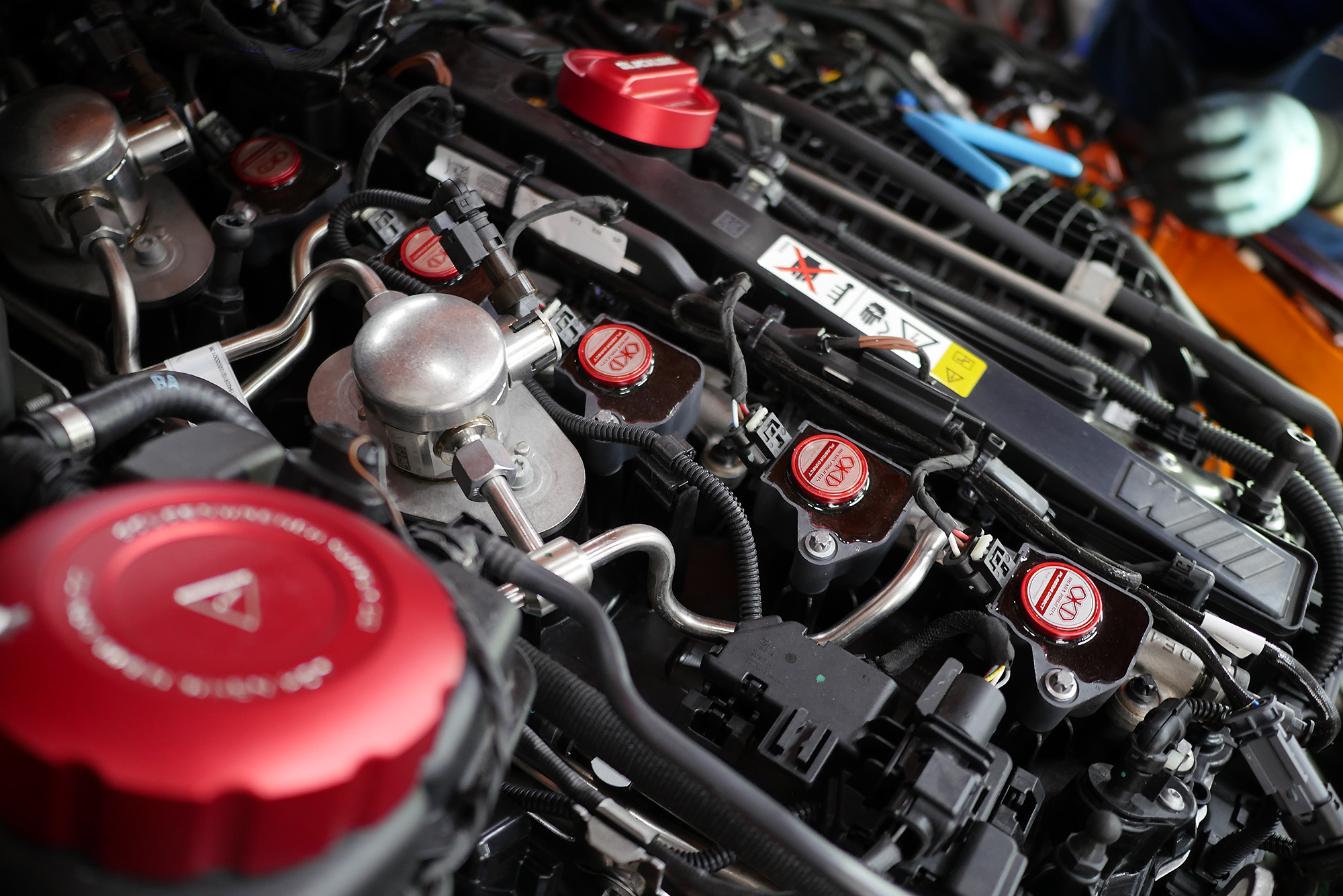 なにやらピットでS58エンジンが！ あ！PLASMA DIRECT発見ッ♪ 元気