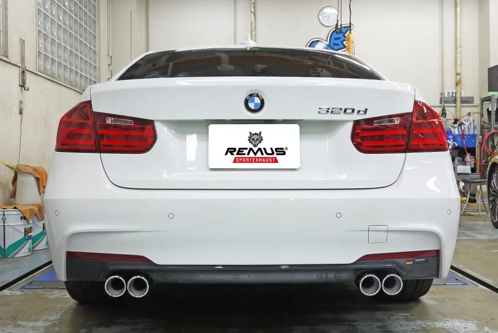 ３シリーズ　レムスマフラー　4本出し　REMUS マフラー BMW 　E90・E91・E92 　VA20・VR20・WA20 320i N46エンジン用　中古出品 レムス マフラー BMW G20 G21 320i 330i 選べるテール サイレンサー