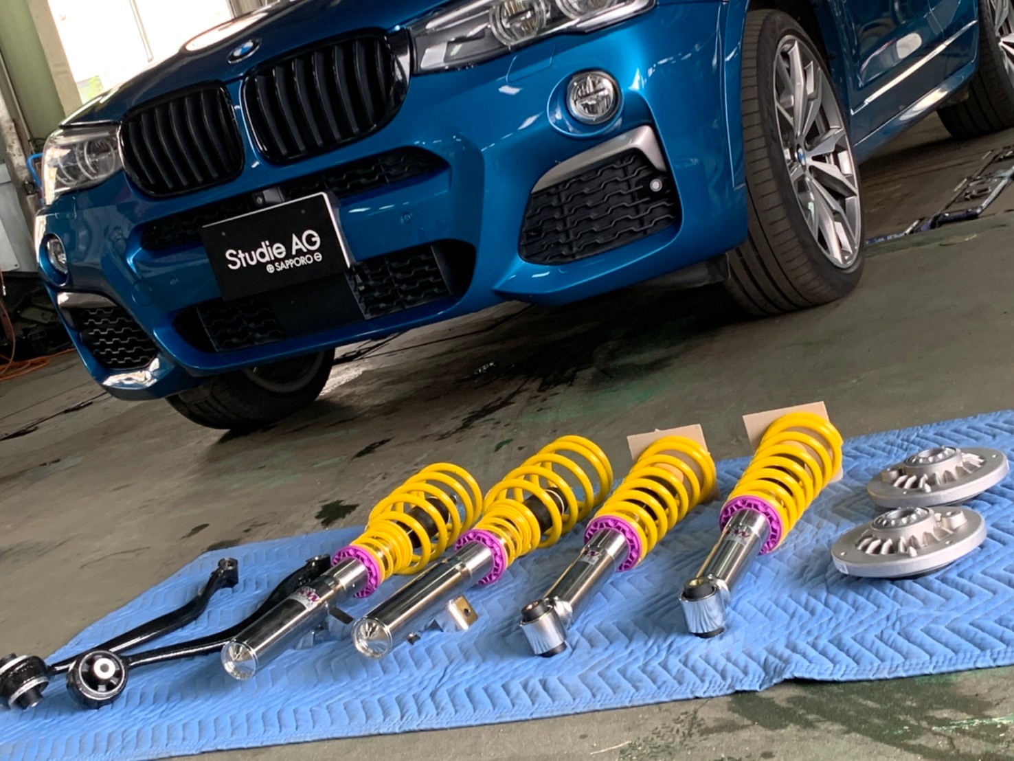 趣味・スポーツ・実用 BMW PROFILE 真っ赤なボディもカッコいいBMW E86Z4は足元リフレッシュ作戦で