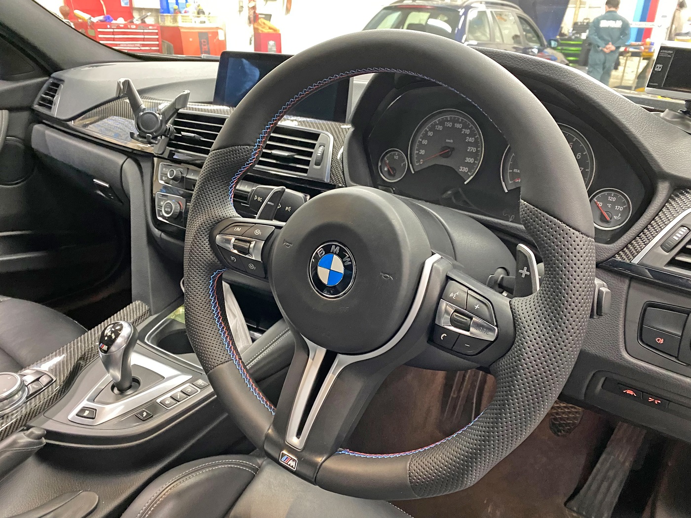 BMW F80 M3 へVERSPIELT ステアリング♪ 私がいま、最も気になっている