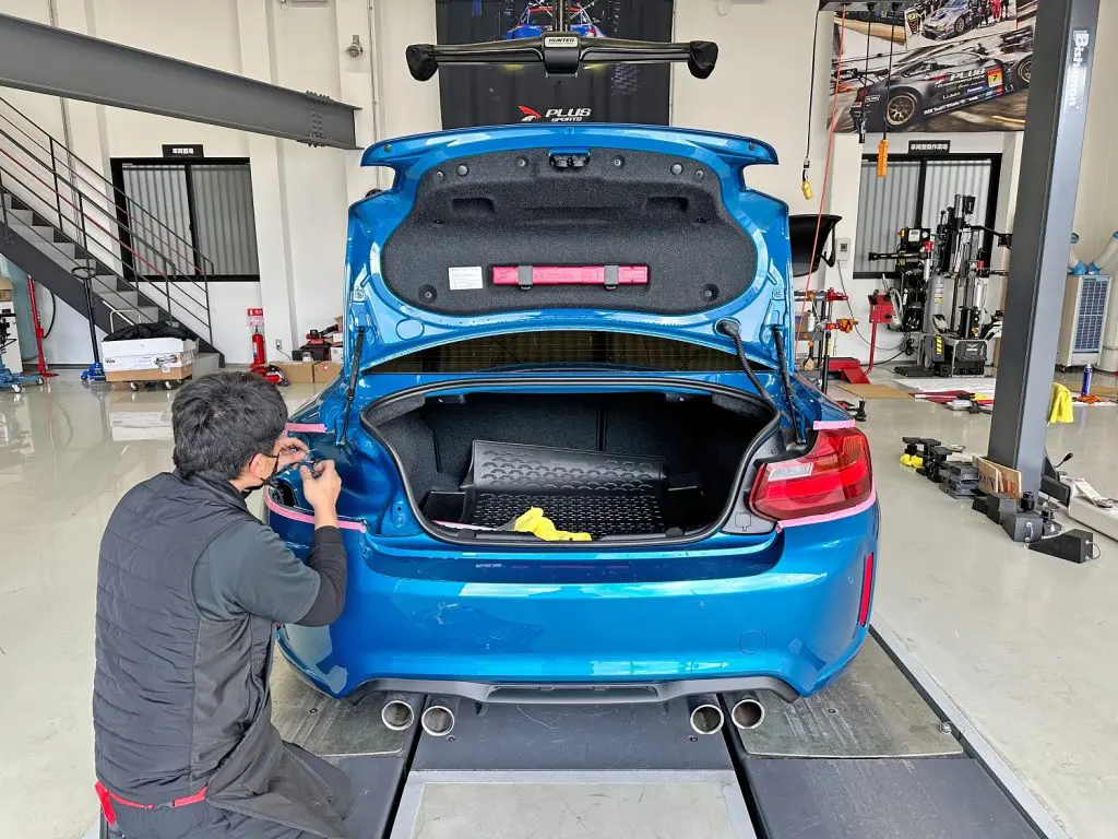BMW F87 M2 へ Lci テールランプとOHLINS DFV 車高調ご装着♪ | Studie