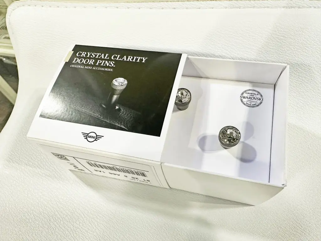 ちょっと、これは My BMW にも欲しい感じのBMW Crystal Clarity Door