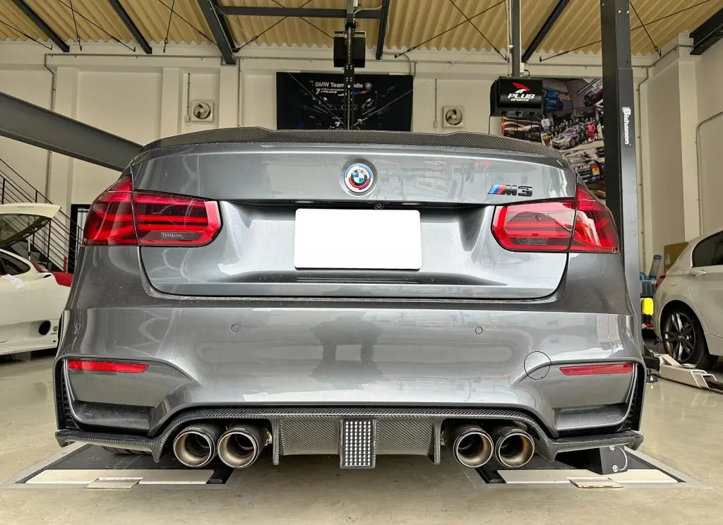 リアディフューザーに適合BMW BMW F80 M3 F82 M4 カーボン リア リアディフューザーに適合BMW BMW F80 M3 F82 M4 カーボン リア