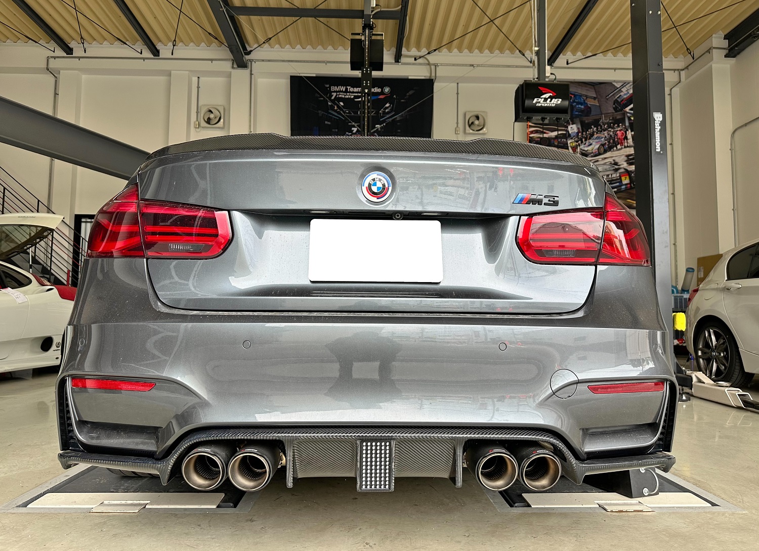 BMW F80 M3 へKOHLENSTOFF カーボンリアディフューザーのご装着 BMW F80 M3 へKOHLENSTOFF カーボンリアディフューザーのご装着