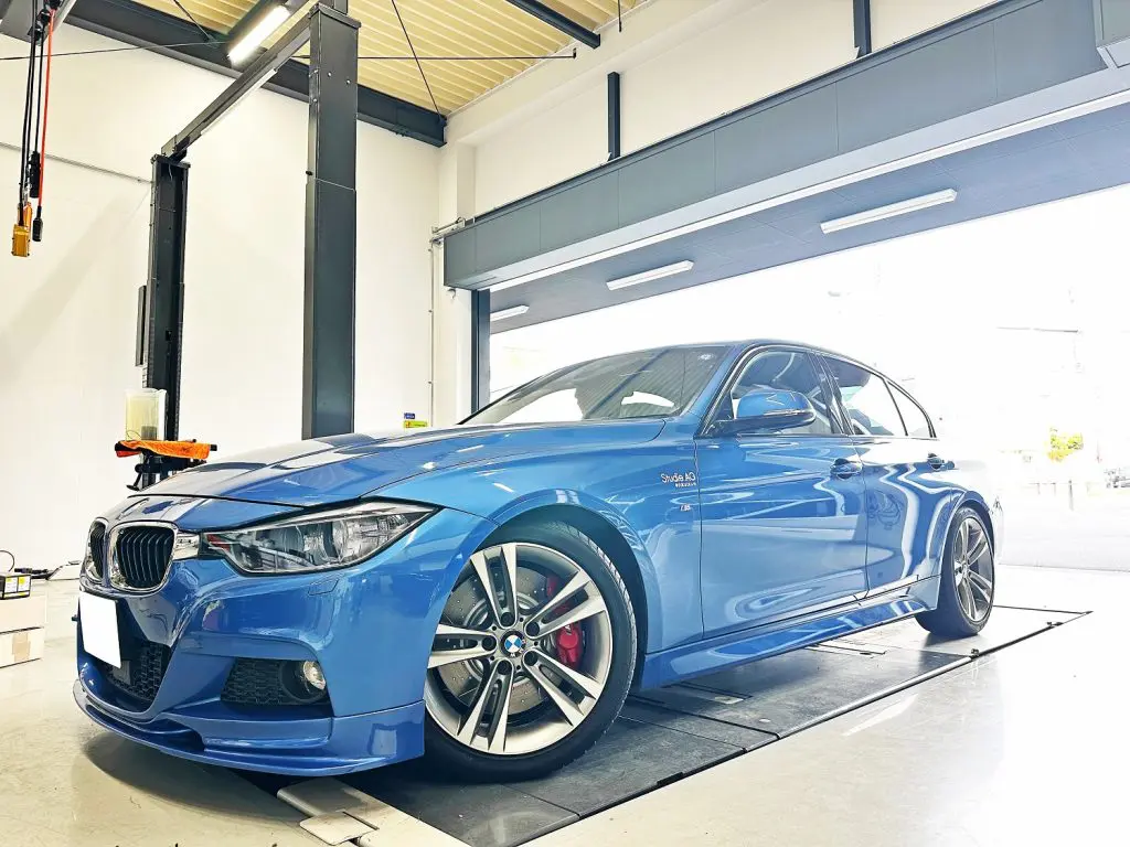 BMW F30 320i へ M Performance ブレーキキットをインストールさせて