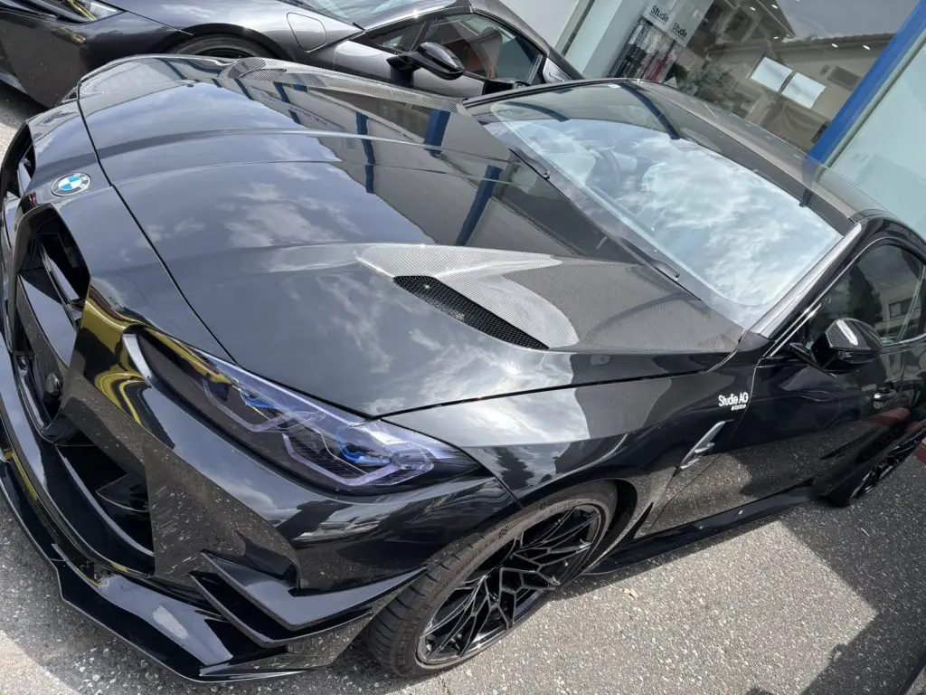 BMW G82 M4 × adro V2カーボンボンネット｜フロントマスクに圧倒的な