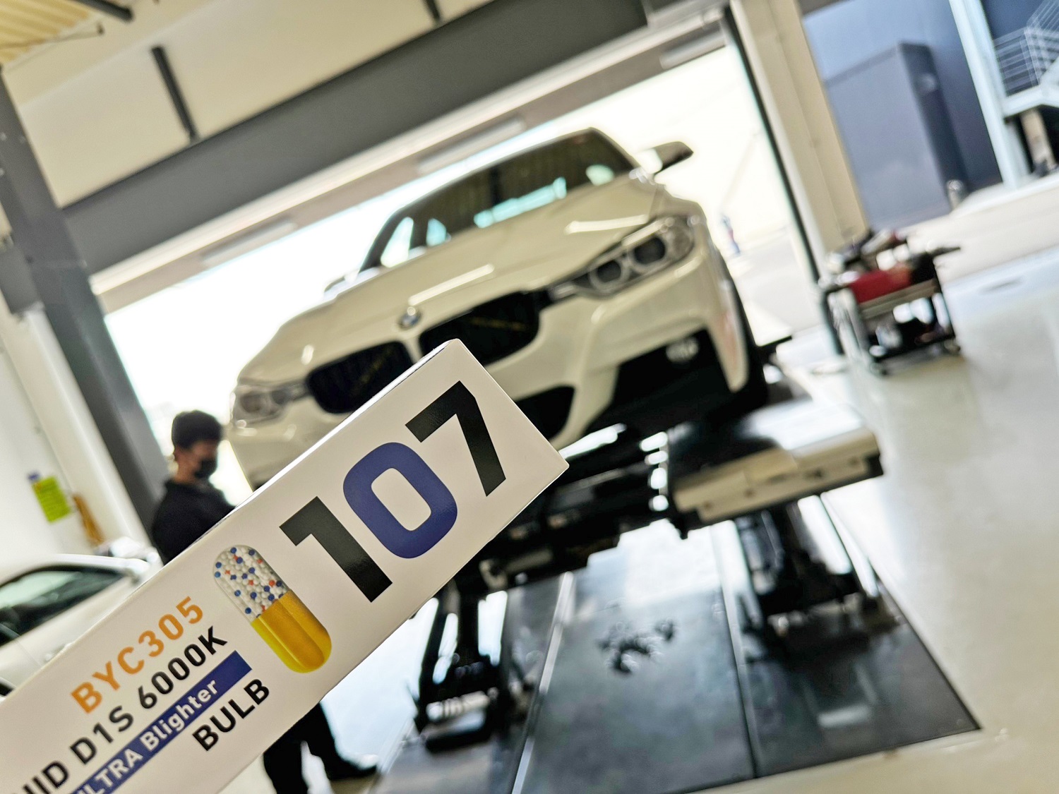 HID仕様のBMW ヘッドライトにはBREX ウルトラブライター 107で大光量を 