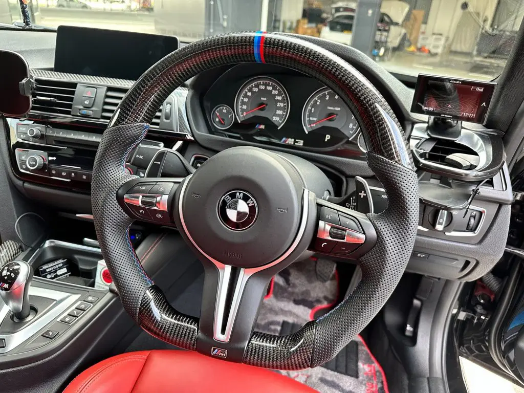 BMWのカスタムステアリングといえば | Studie[スタディ]