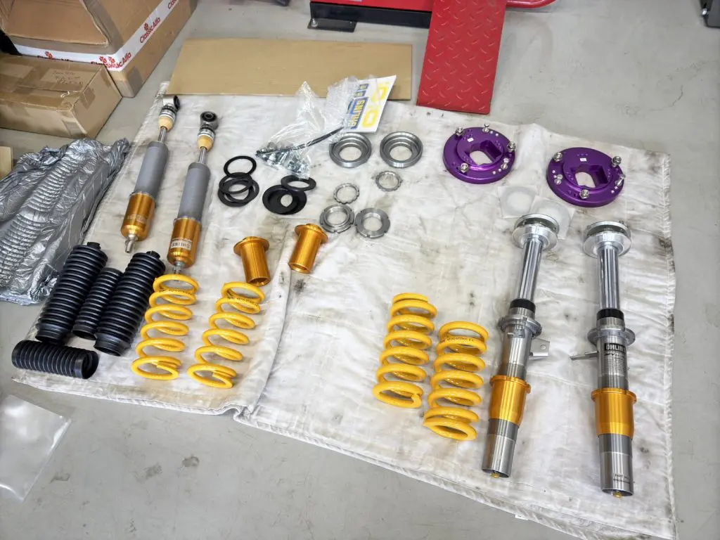 BMW F87 M2 CompetitionへOHLINS DFV 車高調をお取り付け
