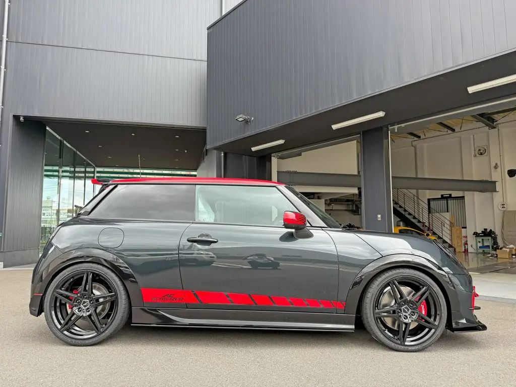 BMW MINI F66 JCW をAC Schnitzerにて仕上げさせていただきました