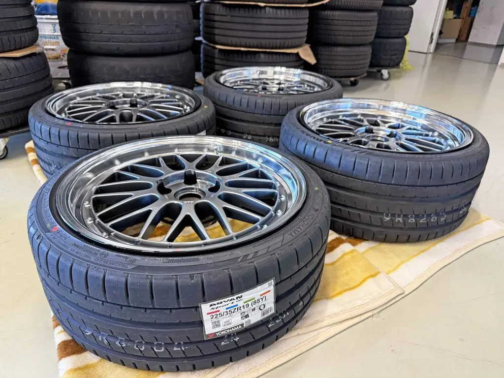 s*o様 YOKOHAMA V107 245/45R18 4本送料込 ADVAN Sport V107 245/45R18」の人気商品一覧 | 安い商品を通販